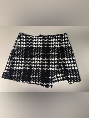 SHEIN Black & White Plaid Mini Skort